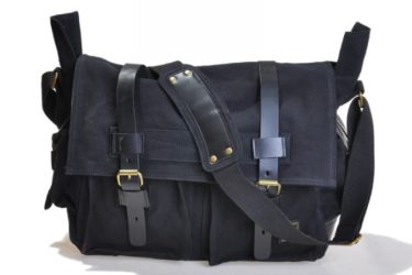 Mách bạn nơi bán túi xách nam