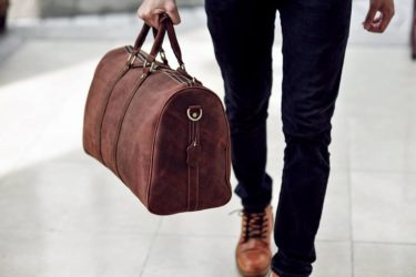 Túi xách – phụ kiện không thể thiếu trong mùa du lịch