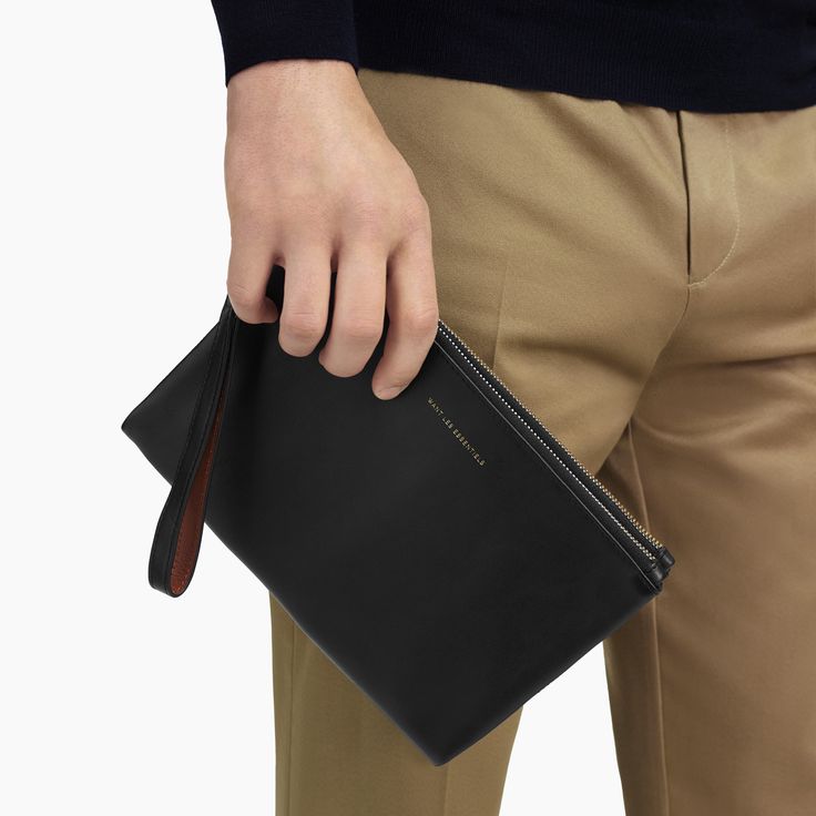 Với những đường nét góc cạnh mang tới vẻ nam tính, lịch lãm cho nam giới