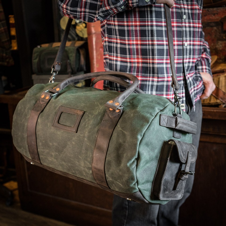 Túi Holdall năng động dễ dàng tìm thấy tại các cửa hàng bán túi xách nam Hà Nội Túi Holdall năng động dễ dàng tìm thấy tại các cửa hàng bán túi xách nam Hà Nội