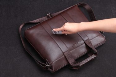 5 Lý do bạn cần sở hữu túi xách nam công sở ngay lập tức!