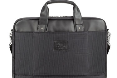 Có laptop rồi thì nên mua lại túi xách hay balo đựng nó