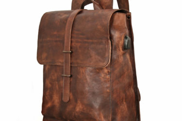 3 bí kíp làm sạch balo da bị mốc chỉ với 3 phút cuộc đời