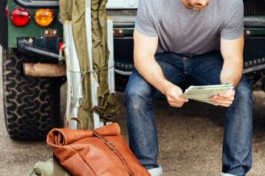 Tip chọn túi xách cho quý ông độ tuổi tứ tuần