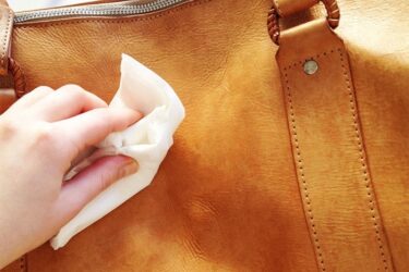 4 mẹo hay bảo quản túi da sử dụng trong mùa mưa