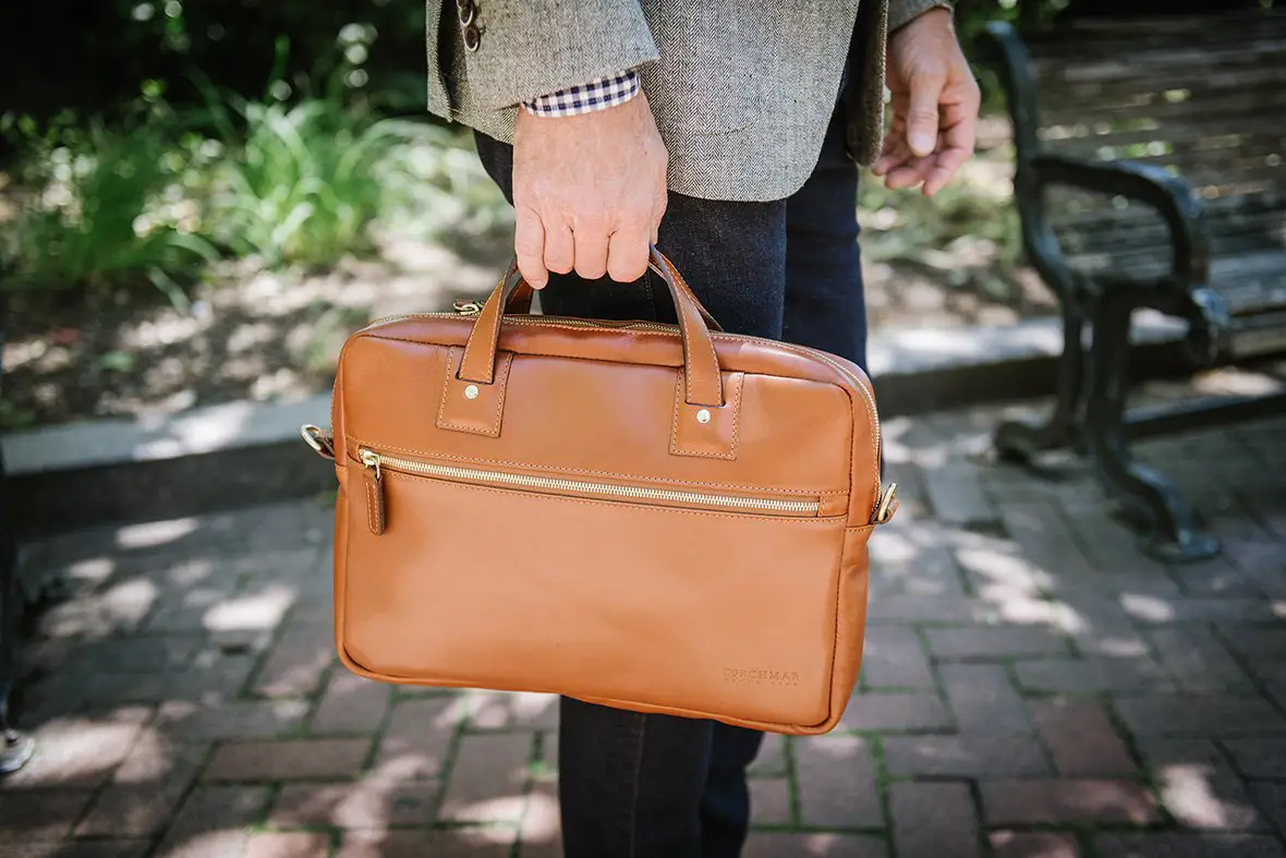 Thiết kế và màu sắc phù hợp với xu hướng hiện đại.