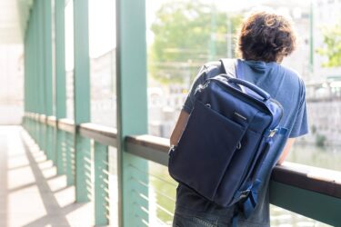 Nên mua balo laptop hãng nào?