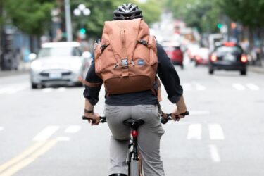 Các mẫu balo du lịch hè 2025 nổi bật